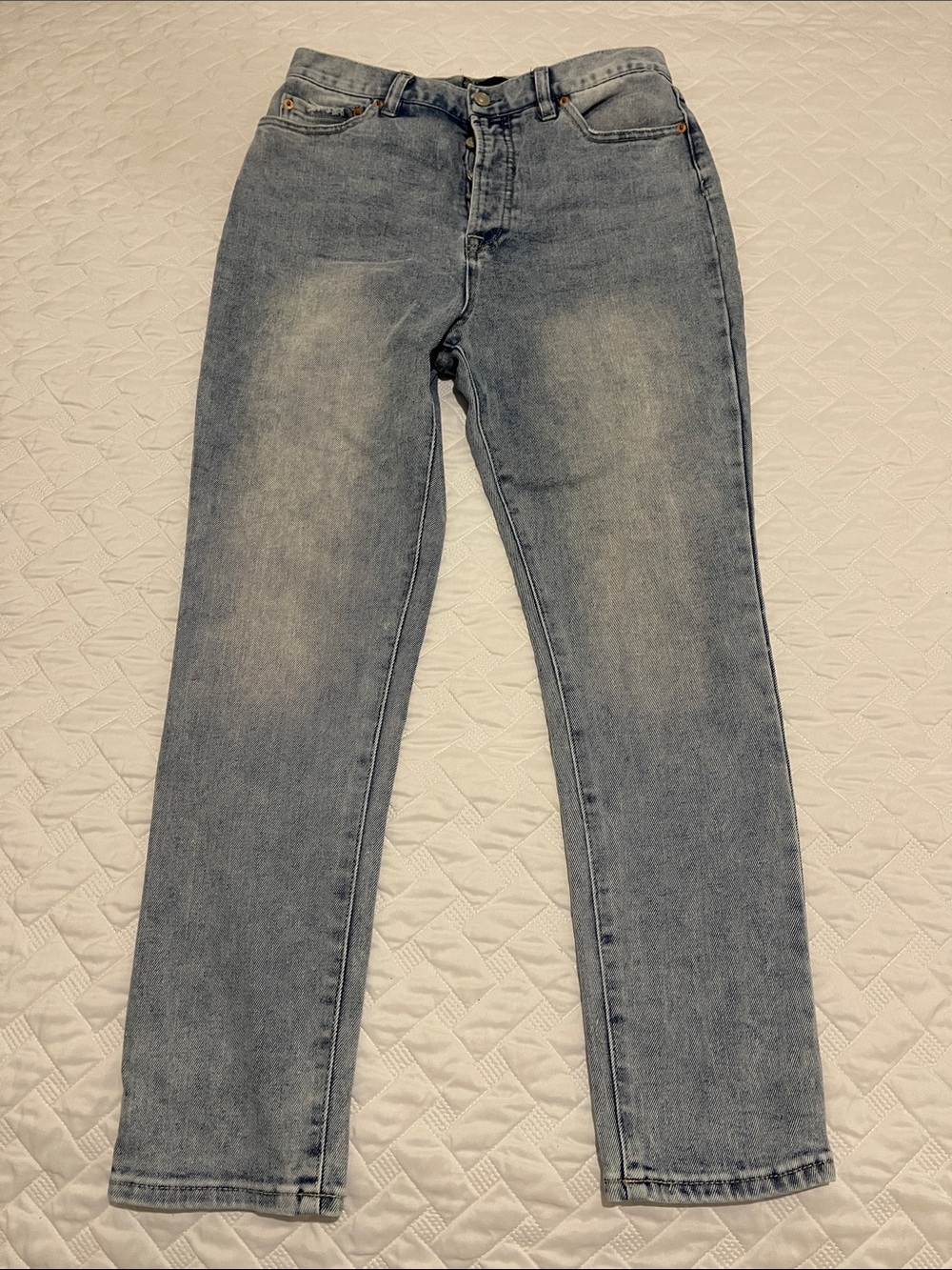 Women's Straight-Leg Jeans in Faded Blue Wash